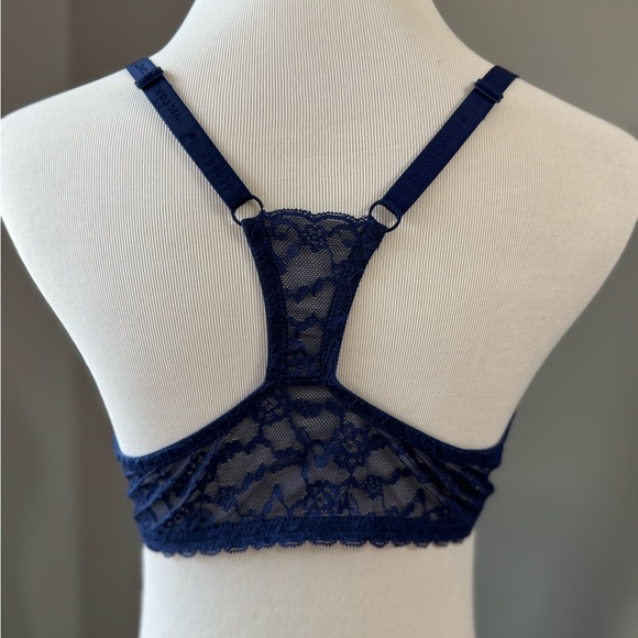VICTORIA’S SECRET NAVY & WHITE BRA – SIZE 38B - Picture 5 of 9